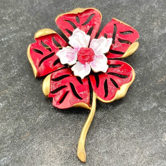 VINTAGE Red white enamel and brass toned metal dimensional flower brooch big pin - Picture 5 of 10